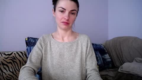 Snapshot of angel_zoe77 chatting on April 10, 8:52 am Zoe online show from April 10, 8:52 am