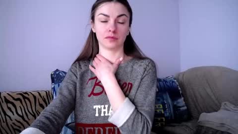 Snapshot of angel_zoe77 chatting on April 27, 11:19 am Zoe online show from April 27, 11:19 am