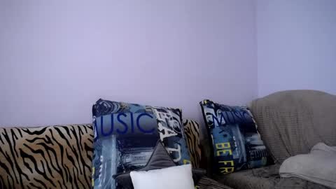 Snapshot of angel_zoe77 chatting on May 22, 9:37 am Zoe online show from May 22, 9:37 am