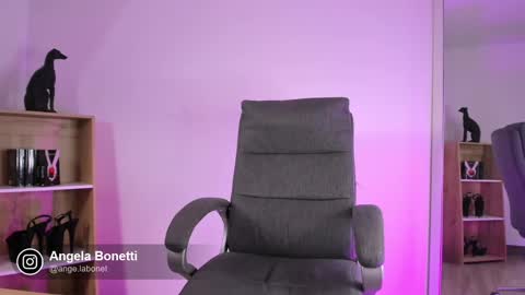 Angela Bonetti online show from March 7, 12:37 am