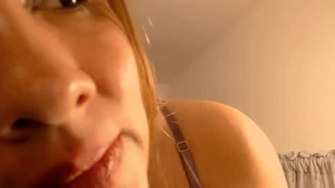 Snapshot of angela_doll01 chatting on April 9, 2:33 pm angela online show from April 9, 2:33 pm