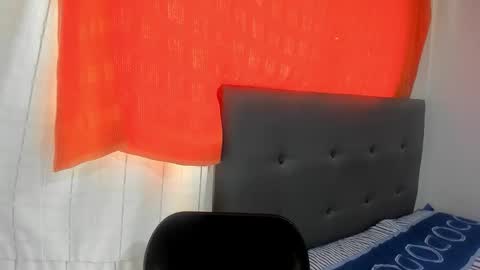 Snapshot of angela_nix chatting on October 23, 3:11 pm angela_nix online show from October 23, 3:11 pm