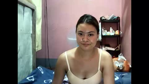 angela_rose12345 online show from April 27, 7:17 am
