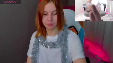 Snapshot of angela_roy chatting on December 14, 10:13 am Angela Roy online show from December 14, 10:13 am