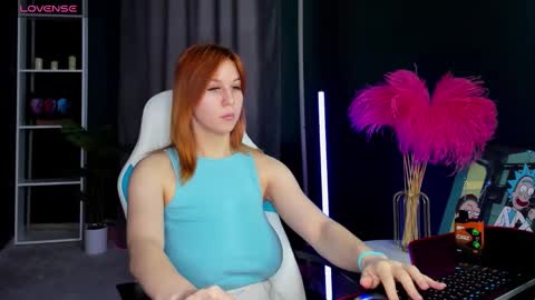 Snapshot of angela_roy chatting on March 9, 5:55 am Angela Roy online show from March 9, 5:55 am