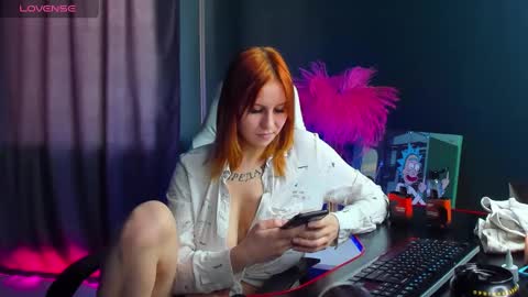 Snapshot of angela_roy chatting on March 11, 9:02 am Angela Roy online show from March 11, 9:02 am