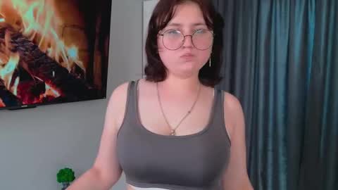 Snapshot of angela_warner chatting on September 25, 12:20 pm Maria online show from September 25, 12:20 pm
