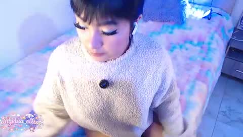 Snapshot of angelaa_elliss chatting on June 26, 2:05 am Angela online show from June 26, 2:05 am