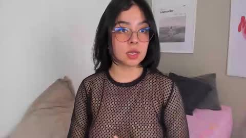 Snapshot of angelaa_smith chatting on October 1, 4:18 am Angela online show from October 1, 4:18 am