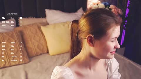 Mary online show from April 26, 12:36 pm