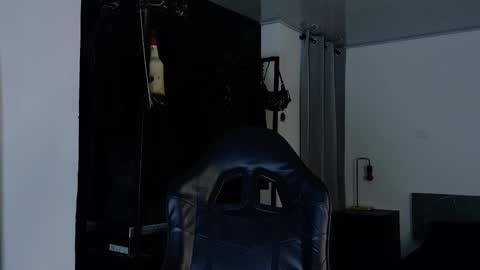 Snapshot of angelabl0odborne chatting on February 20, 6:19 pm Angela help me reach 100 thumbs up online show from February 20, 6:19 pm