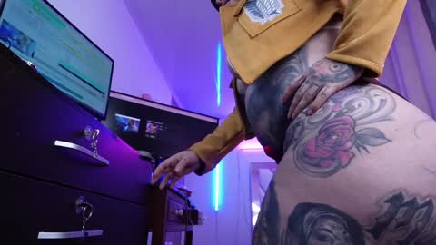 angelacianuro_ online show from February 4, 1:45 am