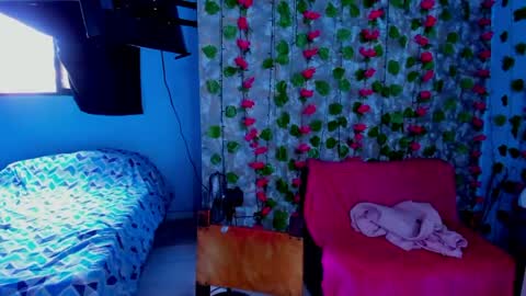 Angela online show from May 7, 7:08 pm