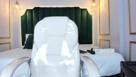 Angela  online show from December 23, 3:01 pm