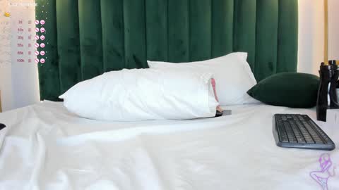 Angela  online show from February 4, 2:53 pm