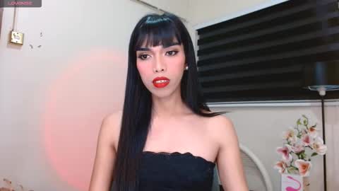 Snapshot of angelamonroe chatting on December 2, 11:00 pm SENORITA online show from December 2, 11:00 pm