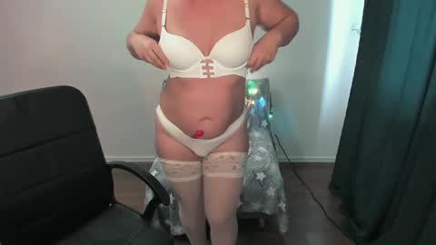 glow online show from January 17, 11:15 am