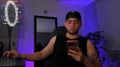 Snapshot of angelbell19 chatting on February 18, 1:34 am angelbell19 online show from February 18, 1:34 am