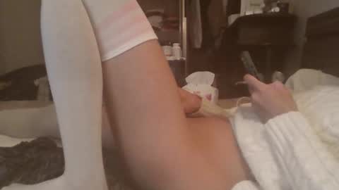 Snapshot of angelboyx2 chatting on February 2, 1:37 am angelboyx2 online show from February 2, 1:37 am