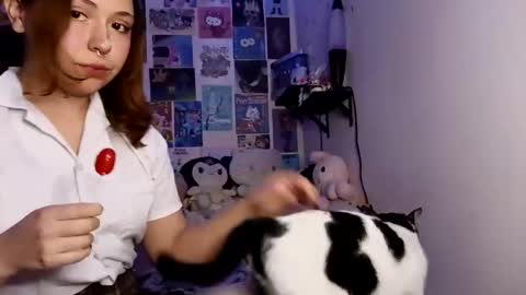 Snapshot of angelbunnybun chatting on January 17, 12:26 am tell me bunny online show from January 17, 12:26 am