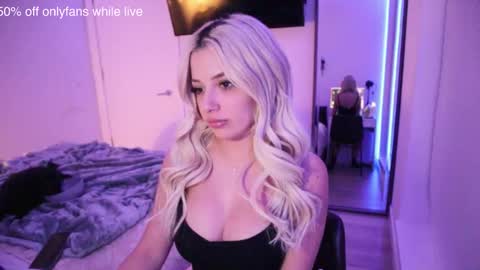 Snapshot of angelcookie chatting on February 10, 7:45 am angelcookie online show from February 10, 7:45 am