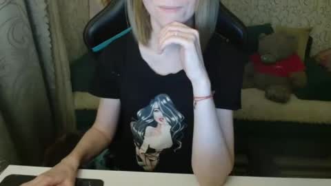 Snapshot of angelcute32 chatting on October 11, 2:59 pm AngelCute32 online show from October 11, 2:59 pm