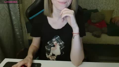 Snapshot of angelcute32 chatting on October 27, 3:16 pm AngelCute32 online show from October 27, 3:16 pm