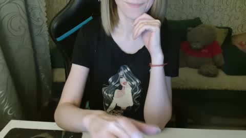 Snapshot of angelcute32 chatting on November 6, 3:02 pm AngelCute32 online show from November 6, 3:02 pm