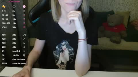 Snapshot of angelcute32 chatting on November 12, 3:01 pm AngelCute32 online show from November 12, 3:01 pm