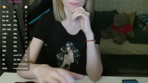 Snapshot of angelcute32 chatting on February 6, 4:43 pm AngelCute32 online show from February 6, 4:43 pm