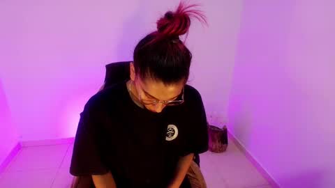 angele online show from March 17, 6:11 pm