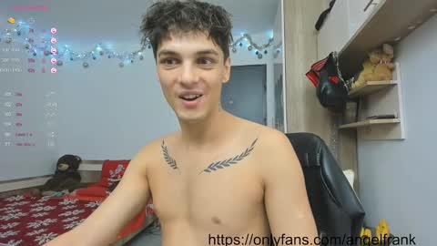 Snapshot of angelfrank chatting on December 17, 2:01 am Frankie online show from December 17, 2:01 am