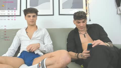 Snapshot of angelfrank chatting on February 8, 5:39 pm Frankie online show from February 8, 5:39 pm