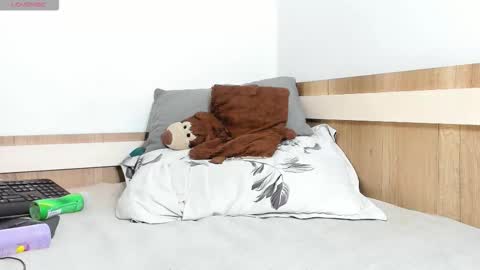 Frankie  online show from March 14, 6:57 pm