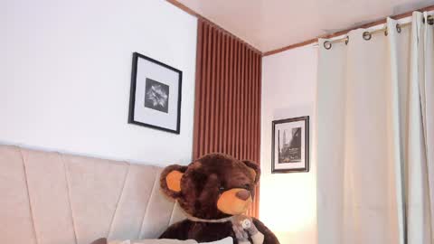 Snapshot of angeli_sexi chatting on April 2, 1:36 am Carolina online show from April 2, 1:36 am