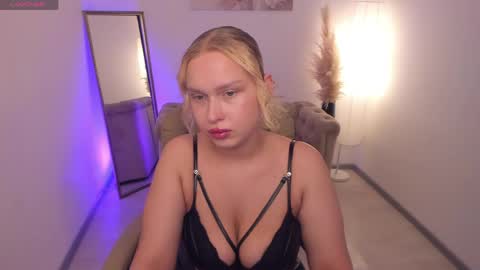 Angelic beauty online show from May 20, 11:05 am