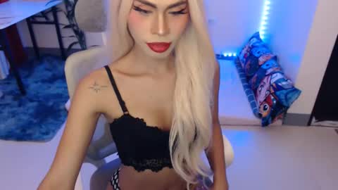 DIVINE ANGEL online show from March 6, 8:11 am