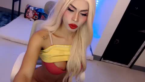 Snapshot of angelic_face_808 chatting on June 4, 2:50 am DIVINE ANGEL online show from June 4, 2:50 am
