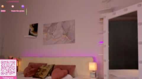 Snapshot of angelic_pricess chatting on March 10, 1:21 am Emma online show from March 10, 1:21 am