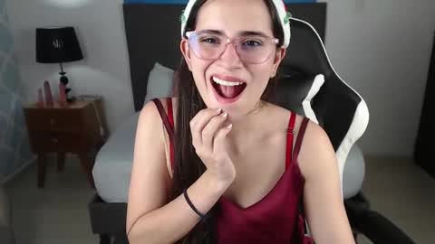 Snapshot of angelica_dymond chatting on December 24, 12:00 pm A N G E L I C A online show from December 24, 12:00 pm