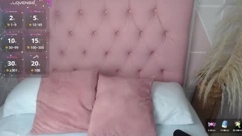 Snapshot of angelica_dymond chatting on December 27, 12:23 pm A N G E L I C A online show from December 27, 12:23 pm