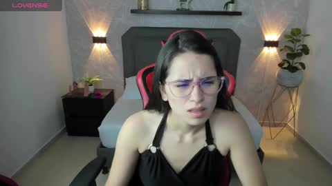 Snapshot of angelica_dymond chatting on December 31, 11:53 am A N G E L I C A online show from December 31, 11:53 am