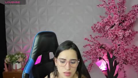 Snapshot of angelica_dymond chatting on January 6, 7:02 pm A N G E L I C A online show from January 6, 7:02 pm