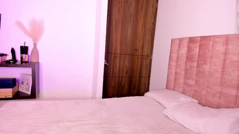 angelica_rose7 online show from March 8, 4:12 am