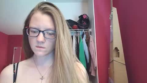 AngelicAngel online show from March 17, 5:05 pm