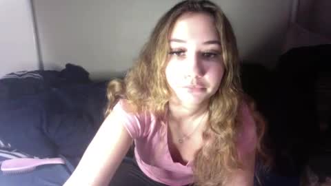 Snapshot of angelicasn0w chatting on December 17, 3:28 am AngelicaSnow AngelParis online show from December 17, 3:28 am