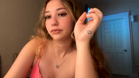 Snapshot of angelicasn0w chatting on December 26, 12:46 am AngelicaSnow AngelParis online show from December 26, 12:46 am