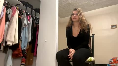 Snapshot of angelicasn0w chatting on January 14, 3:32 am AngelicaSnow AngelParis online show from January 14, 3:32 am
