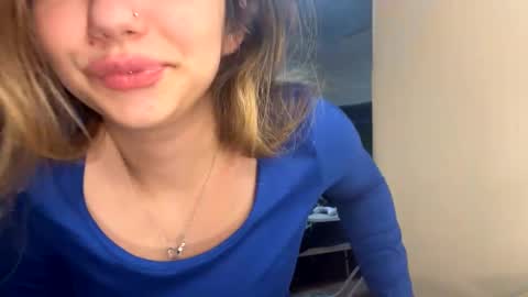 Snapshot of angelicasn0w chatting on January 27, 5:14 am AngelicaSnow AngelParis online show from January 27, 5:14 am