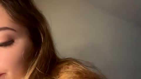 Snapshot of angelicasn0w chatting on January 27, 7:35 pm AngelicaSnow AngelParis online show from January 27, 7:35 pm